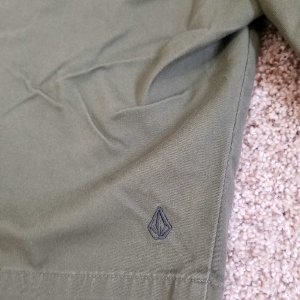 Volcom Shorts - Picture 3 of 6